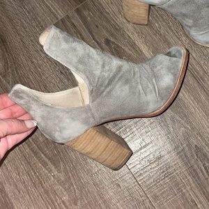 Chinese Laundry Suede Heel